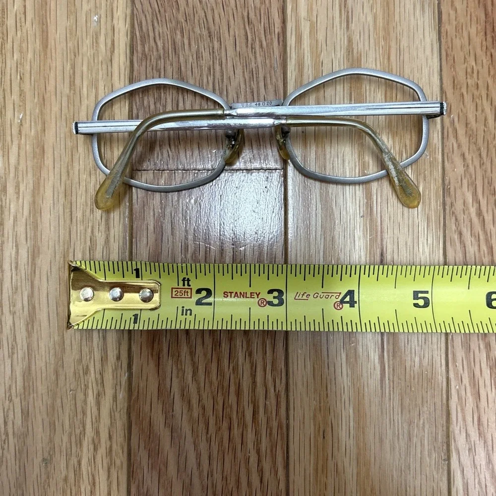 Vintage 1960's Universal Optical‎ Eyeglasses Silvertone Metal - No Lenses